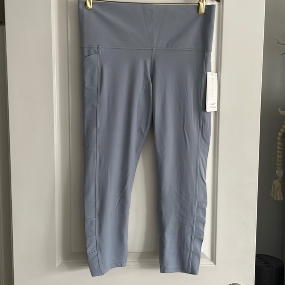 NWT Athleta Salutation Stash Pocket II 7/8 Tight